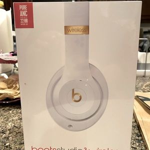 Beats wireless studio 3